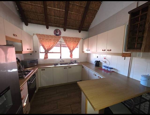 4 BEDROOM HOUSE FOR SALE IN MISTY BAY